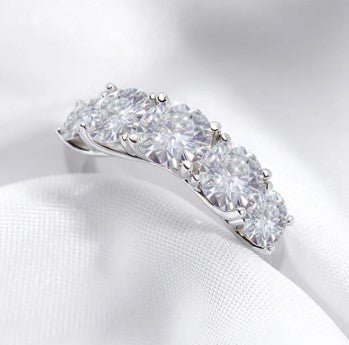 18K Brilliant Ring