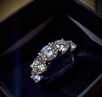 18K Brilliant Ring