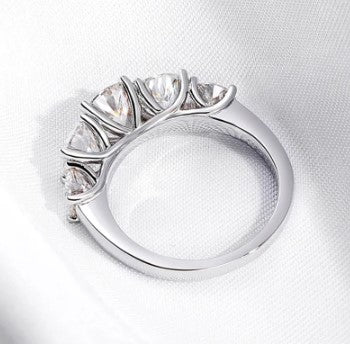 18K Brilliant Ring